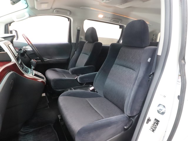 トヨタ アルファード ２４０Ｓ　Y車