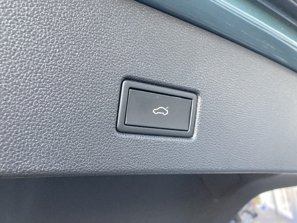 フォルクスワーゲン ＶＷ　Ｔ－ロック ＴＤＩ　Ｒライン