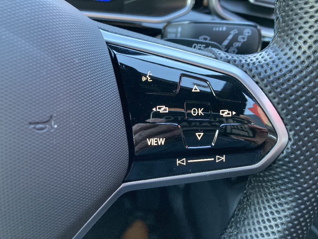 フォルクスワーゲン ＶＷ　Ｔ－ロック ＴＤＩ　Ｒライン