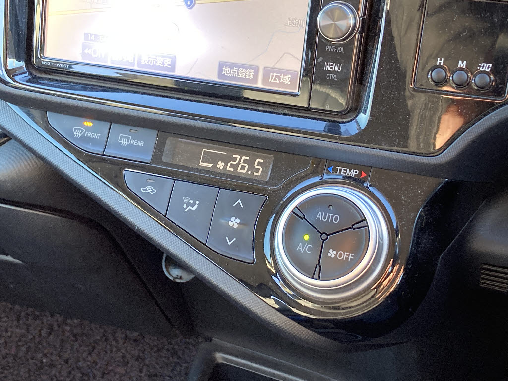 トヨタ アクア GﾌﾞﾗｯｸｿﾌﾄﾚｻﾞｰSLC