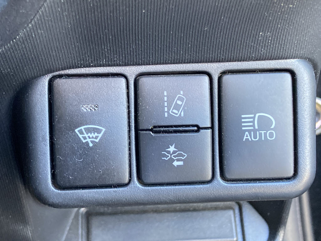 トヨタ アクア GﾌﾞﾗｯｸｿﾌﾄﾚｻﾞｰSLC