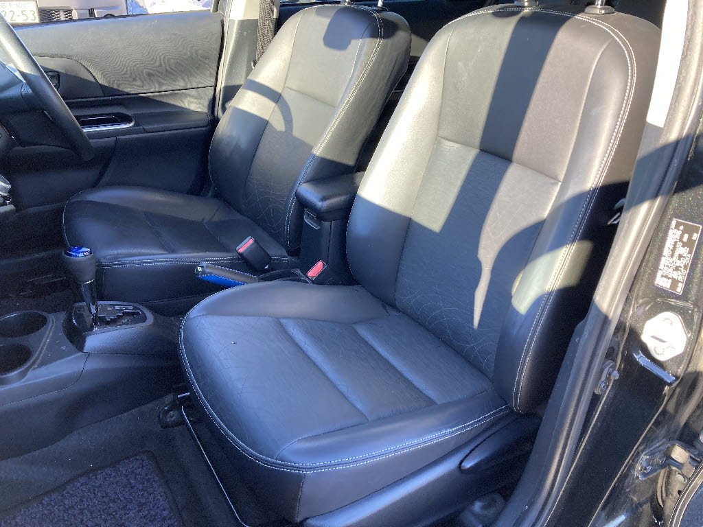 トヨタ アクア GﾌﾞﾗｯｸｿﾌﾄﾚｻﾞｰSLC