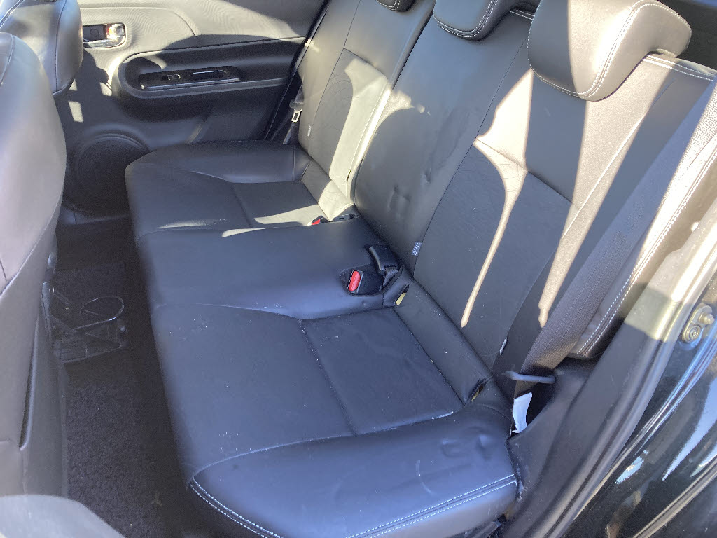 トヨタ アクア GﾌﾞﾗｯｸｿﾌﾄﾚｻﾞｰSLC