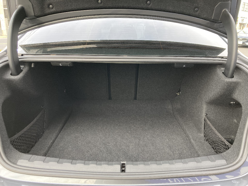 ＢＭＷ ＢＭＷ ３シリーズ 320d xDrive MｽﾎﾟｰﾂED　JOY+