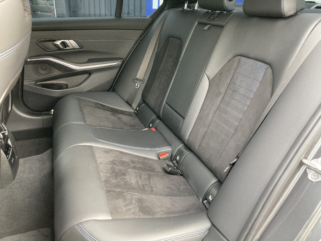 ＢＭＷ ＢＭＷ ３シリーズ 320d xDrive MｽﾎﾟｰﾂED　JOY+