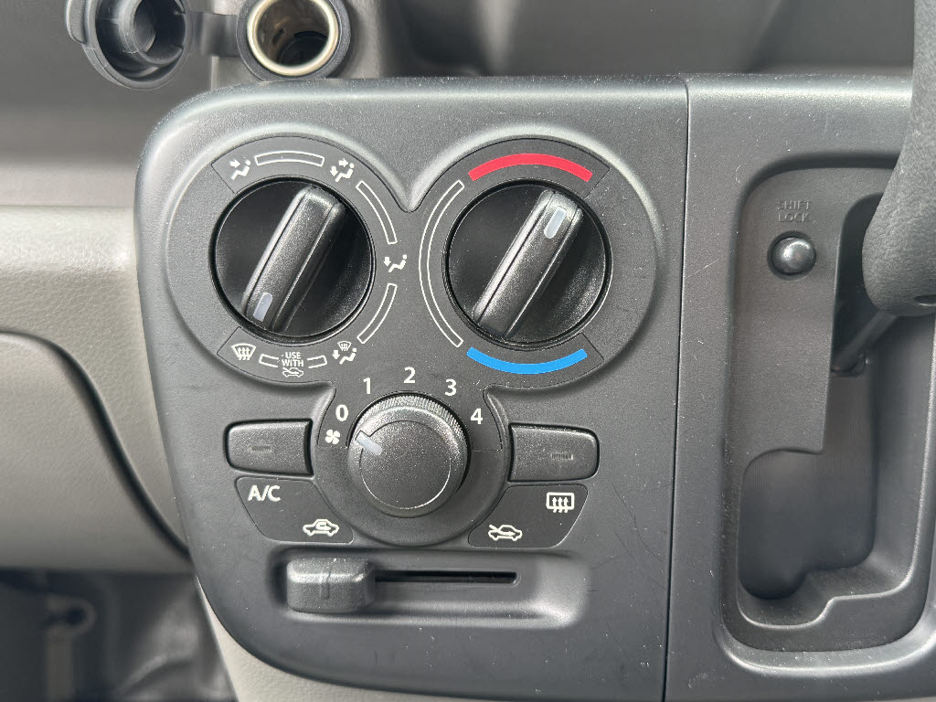 三菱 ミニキャブＶ M 4WD