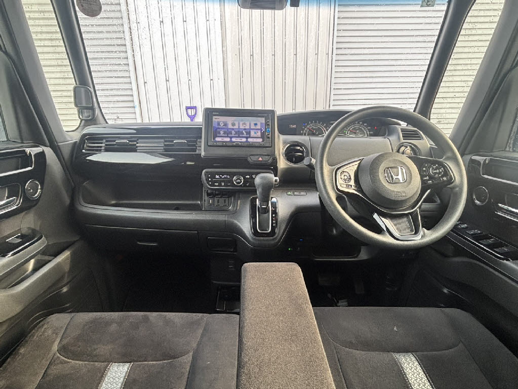 ホンダ Ｎ　ＢＯＸカスタム 4WD L