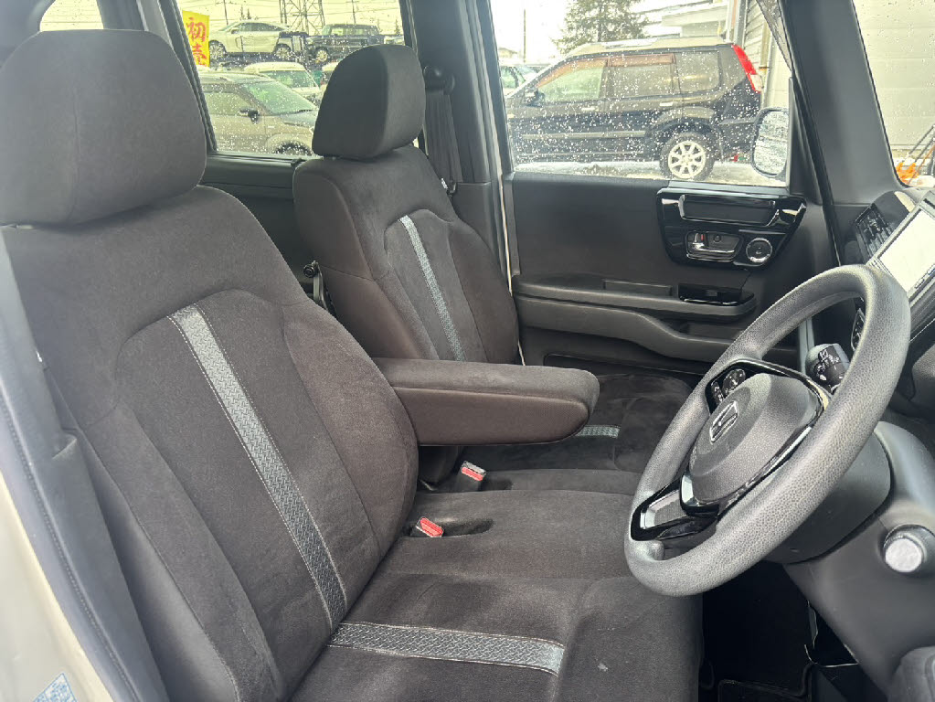 ホンダ Ｎ　ＢＯＸカスタム 4WD L