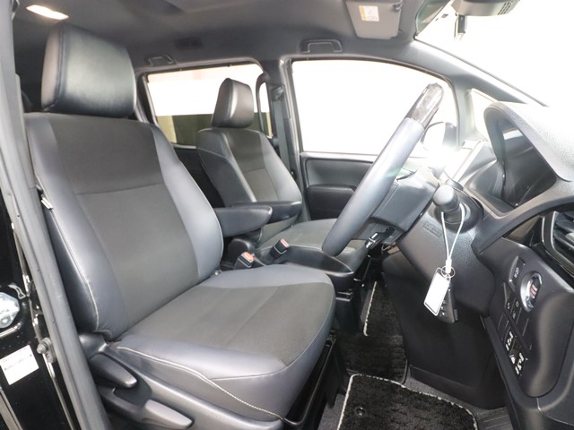 トヨタ ノア Ｓｉダブルバイビー3