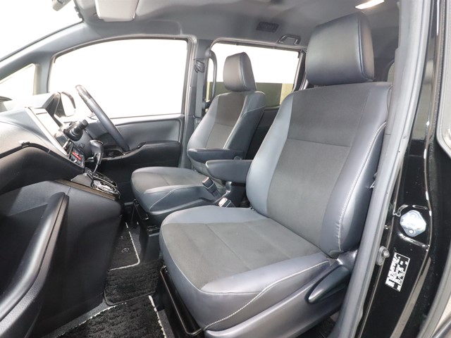 トヨタ ノア Ｓｉダブルバイビー3