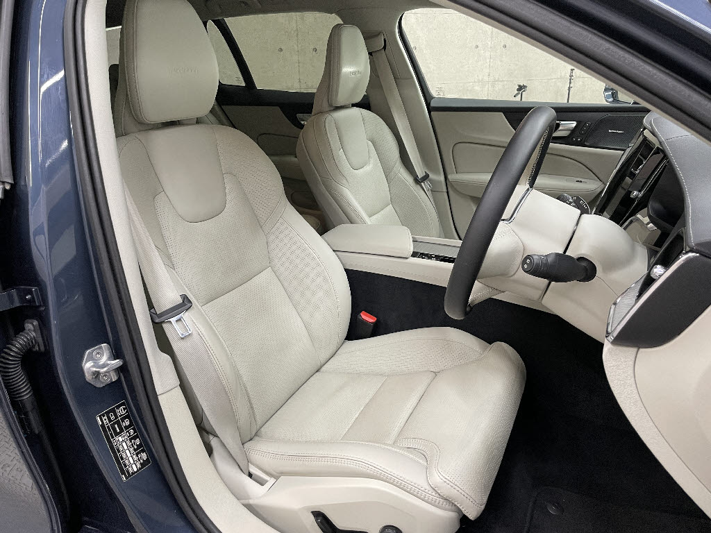 ボルボ ボルボ Ｖ６０ Ｔ５ インスクリプション