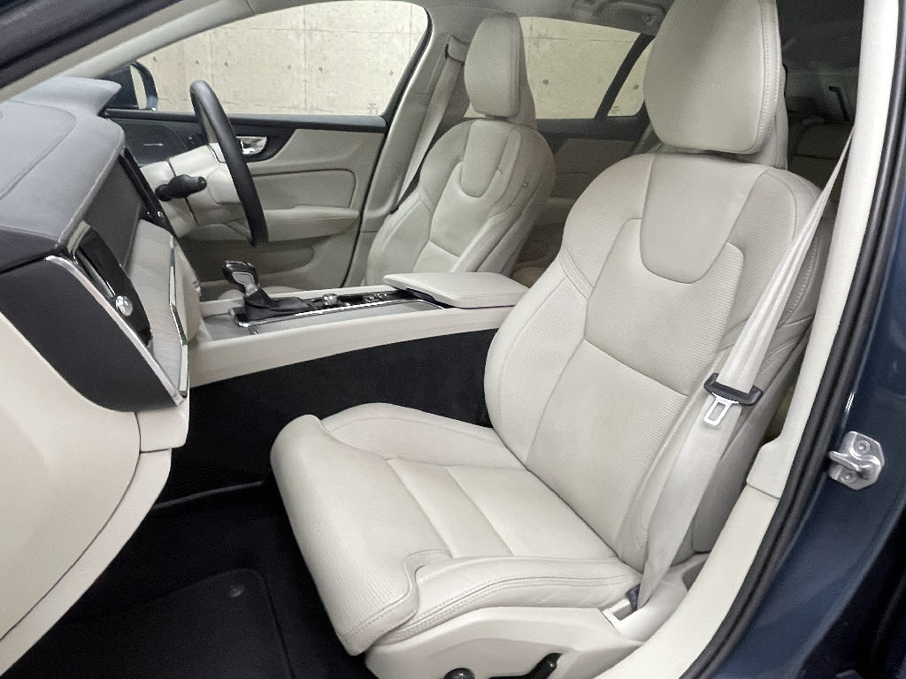 ボルボ ボルボ Ｖ６０ Ｔ５ インスクリプション