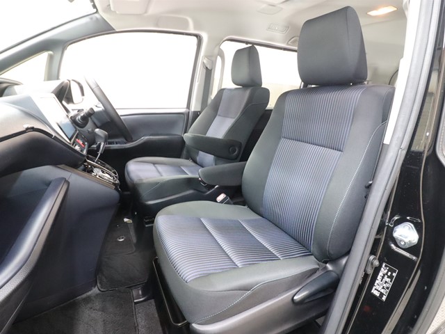 トヨタ ヴォクシー ＺＳ煌２