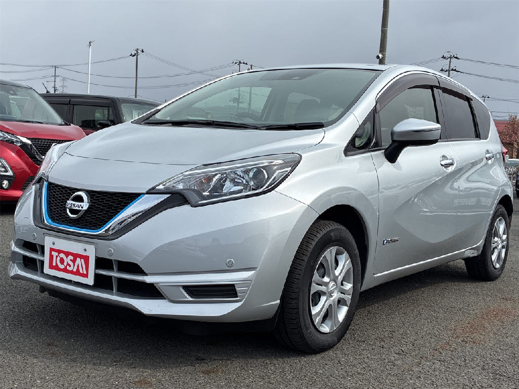 ニッサン ノート e-POWER B FOUR