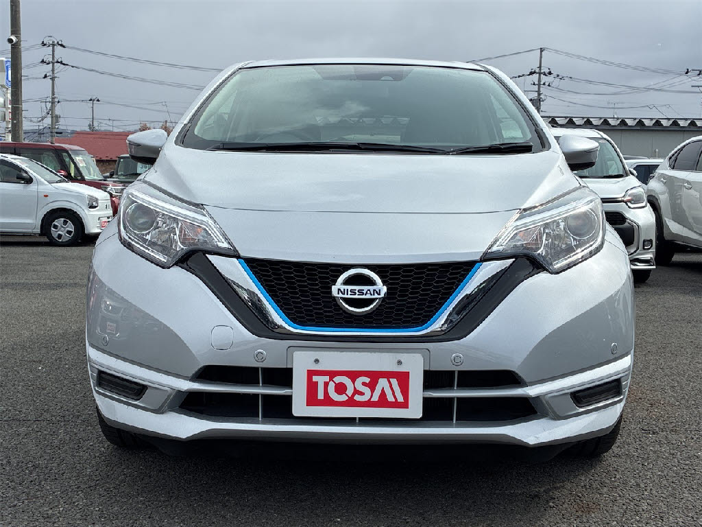 ニッサン ノート e-POWER B FOUR