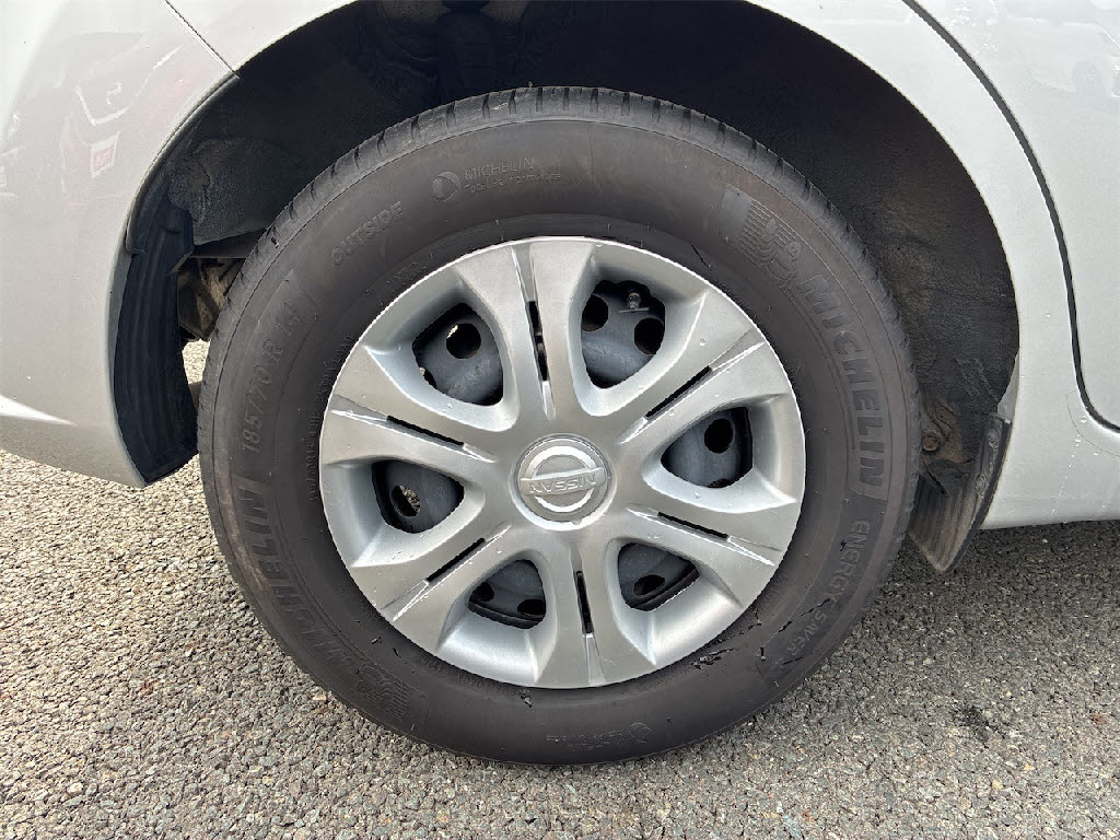 ニッサン ノート e-POWER B FOUR