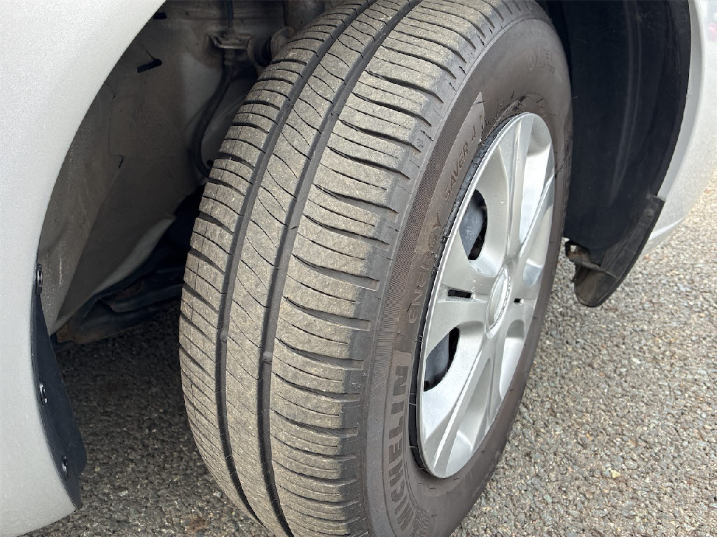 ニッサン ノート e-POWER B FOUR