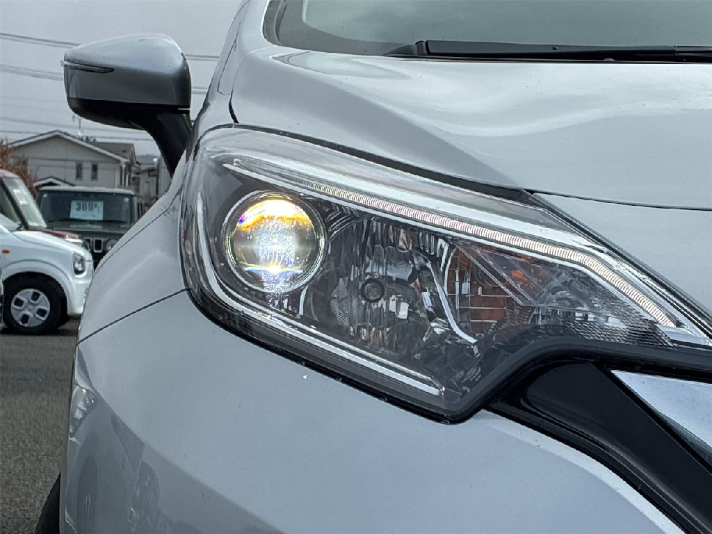 ニッサン ノート e-POWER B FOUR