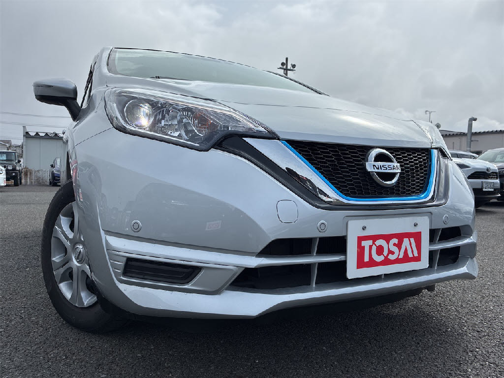 ニッサン ノート e-POWER B FOUR