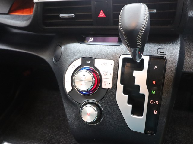 トヨタ シエンタ G クエロ