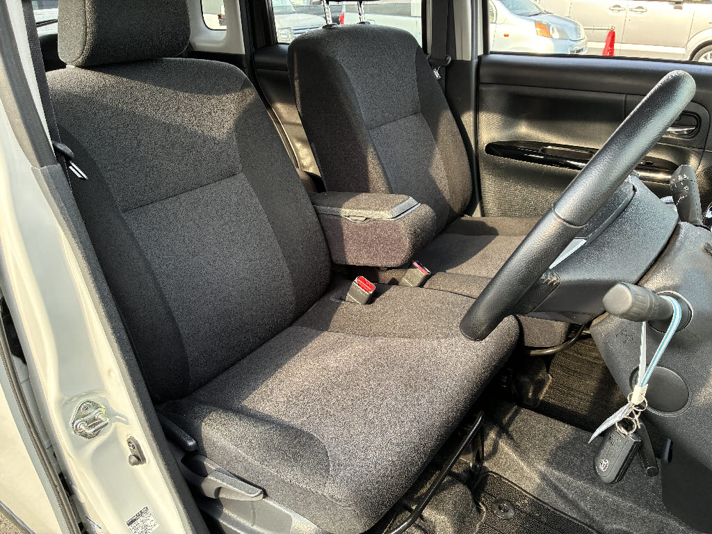 ダイハツ ムーヴキャンバス GﾌﾞﾗｯｸｱｸｾﾝﾄVS SA3 4WD