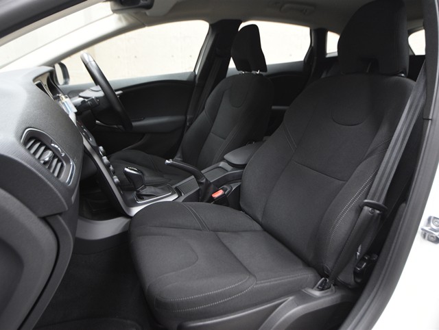 ボルボ ボルボ Ｖ４０ Ｔ２キネティック