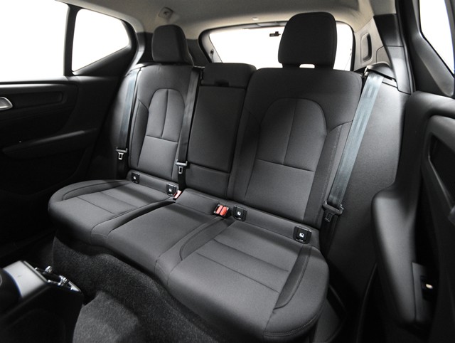 ボルボ ボルボ ＸＣ４０ B4 モメンタム