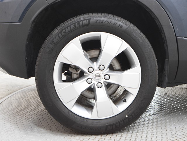 ボルボ ボルボ ＸＣ４０ B4 モメンタム