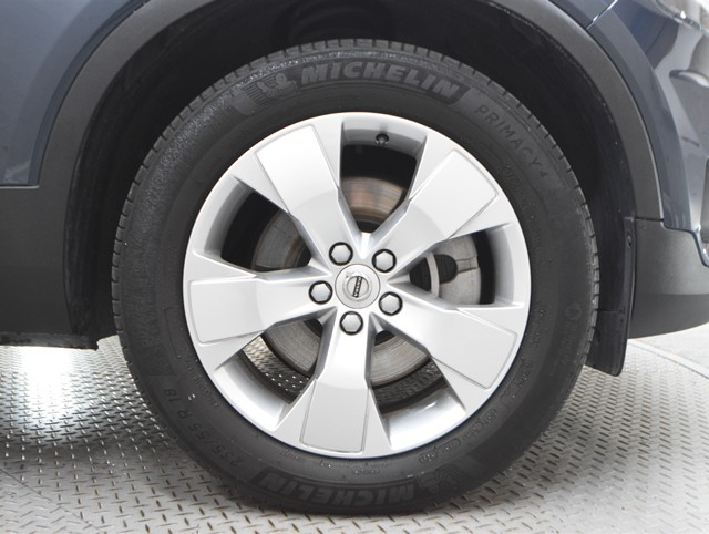 ボルボ ボルボ ＸＣ４０ B4 モメンタム