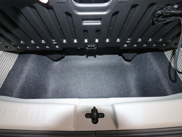 三菱 ｅＫワゴン M　<届出済み未使用車>