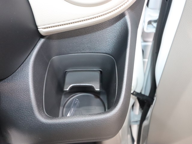 三菱 ｅＫワゴン M　<届出済み未使用車>