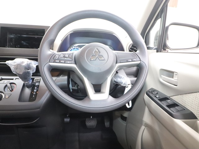 三菱 ｅＫワゴン M　<届出済み未使用車>