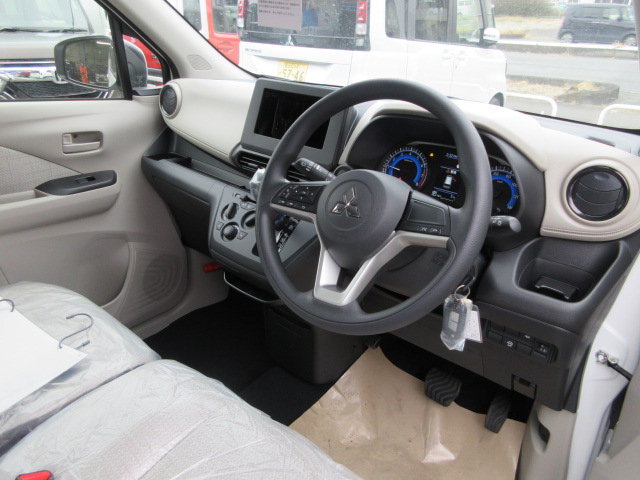 三菱 ｅＫワゴン M　【届出済未使用車】