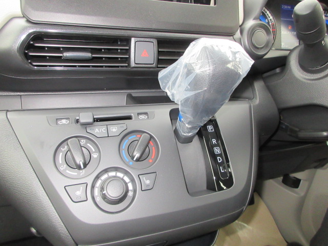 三菱 ｅＫワゴン M　【届出済未使用車】