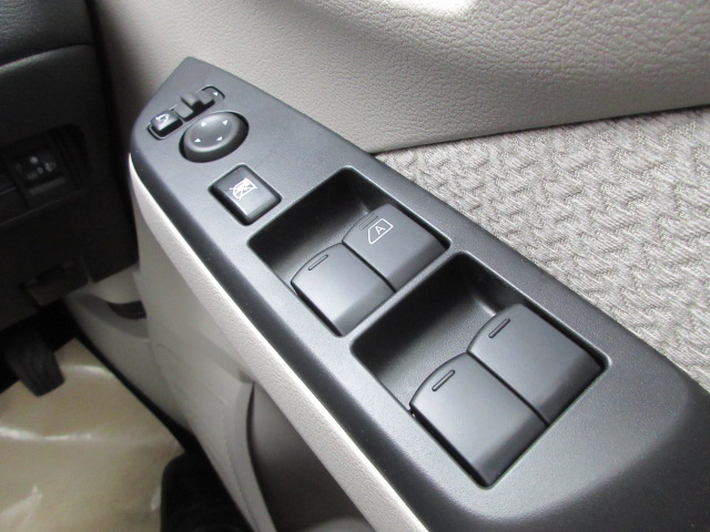 三菱 ｅＫワゴン M　【届出済未使用車】