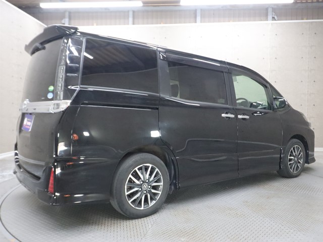 トヨタ ヴォクシー ＺＳ煌２