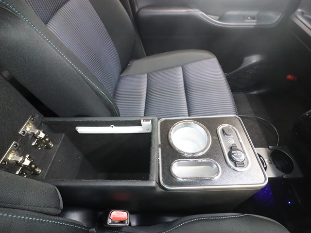 トヨタ ヴォクシー ＺＳ煌２