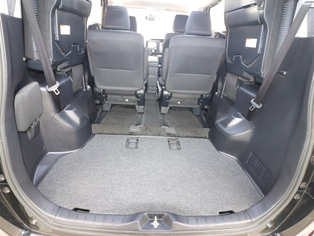 トヨタ ヴォクシー ＺＳ煌２