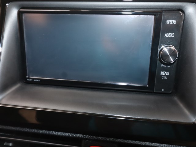 トヨタ ヴォクシー ＺＳ煌２