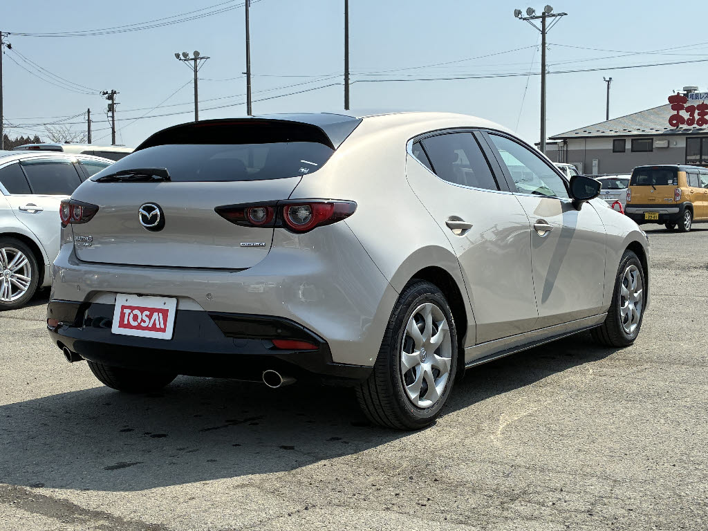 マツダ マツダ３ 4WD 15C