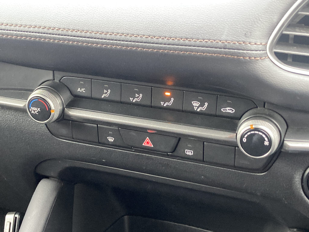 マツダ マツダ３ 4WD 15C