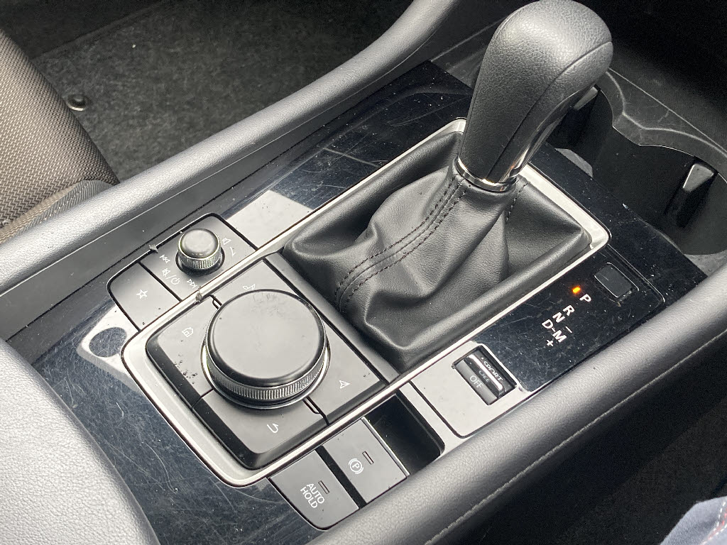 マツダ マツダ３ 4WD 15C