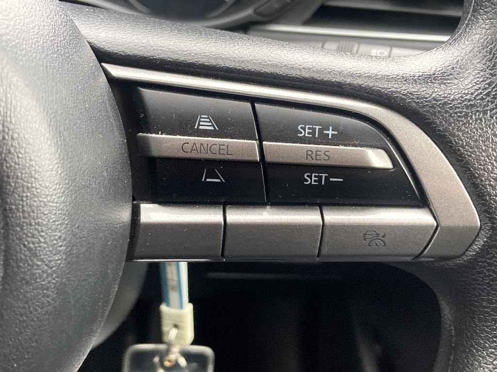 マツダ マツダ３ 4WD 15C