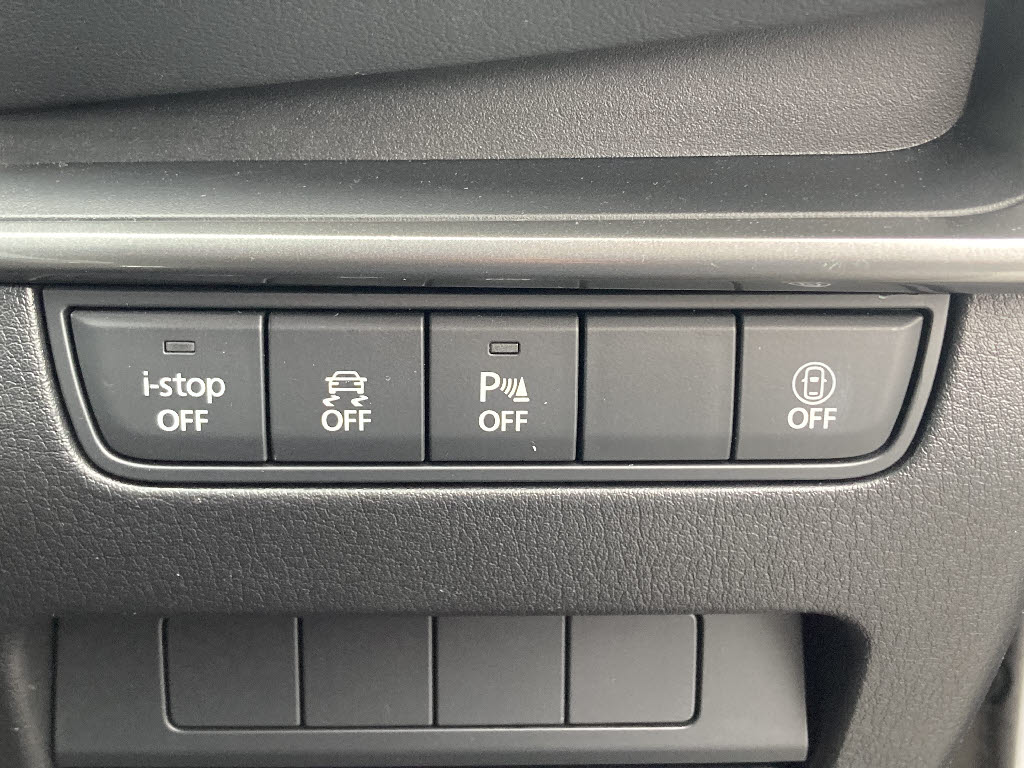 マツダ マツダ３ 4WD 15C