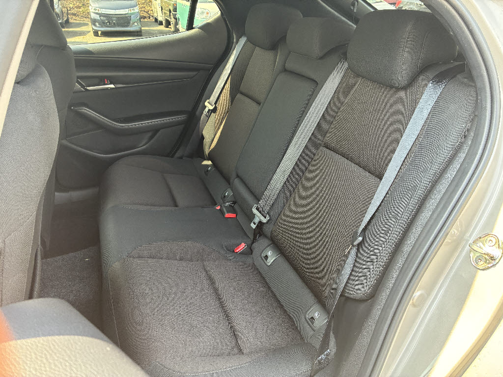 マツダ マツダ３ 4WD 15C