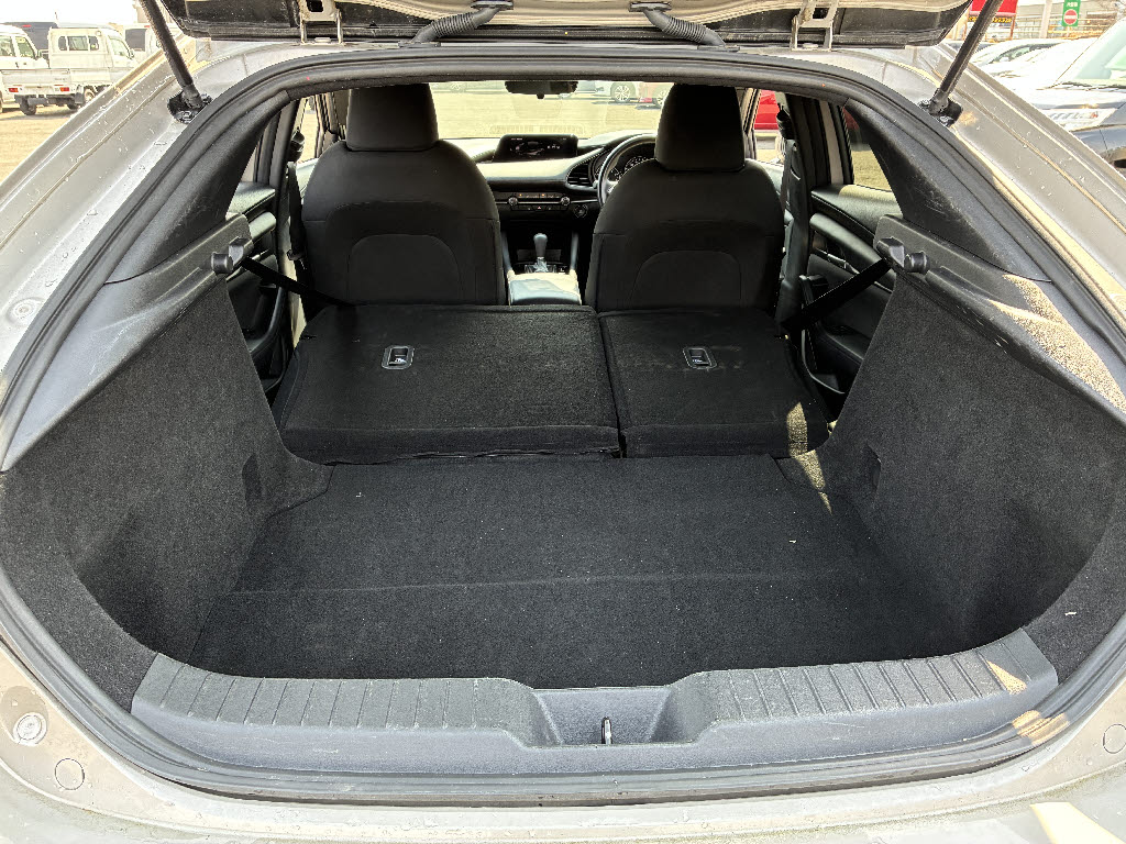 マツダ マツダ３ 4WD 15C