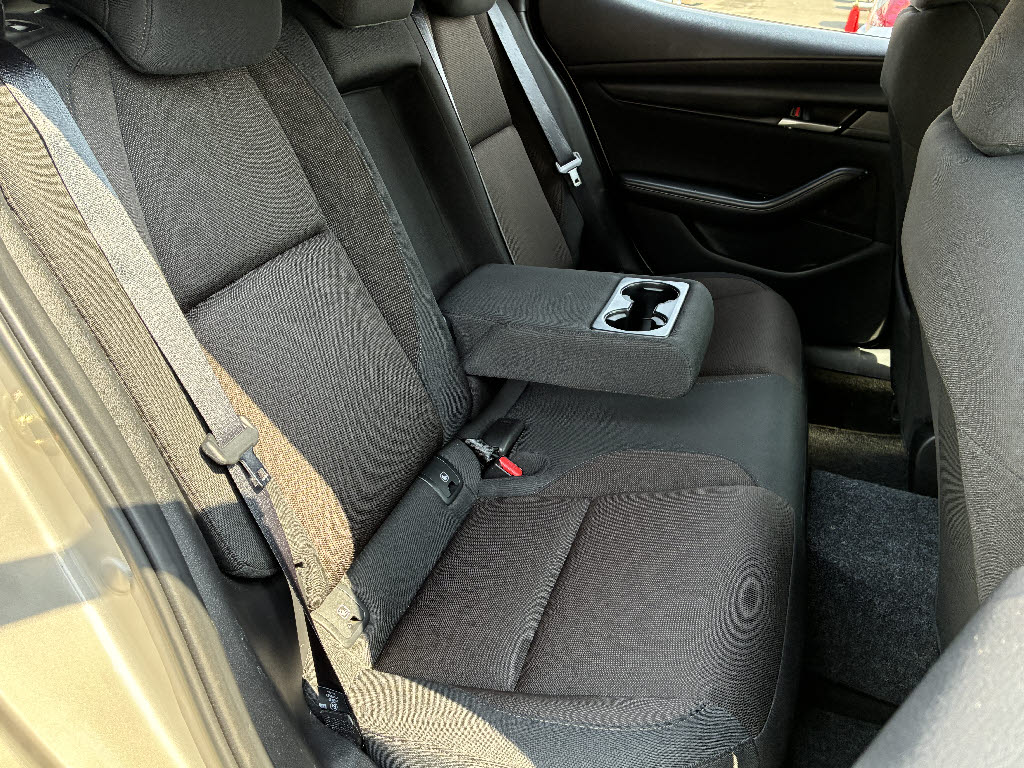 マツダ マツダ３ 4WD 15C