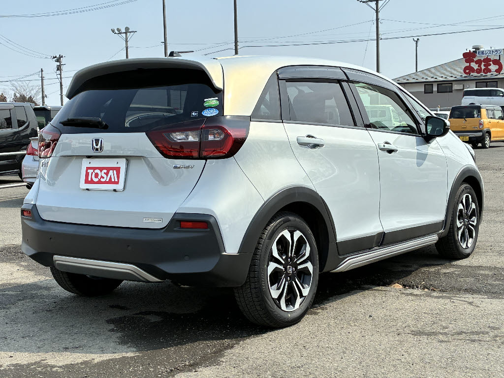 ホンダ フィット 4WD e:HEVｸﾛｽﾀｰ