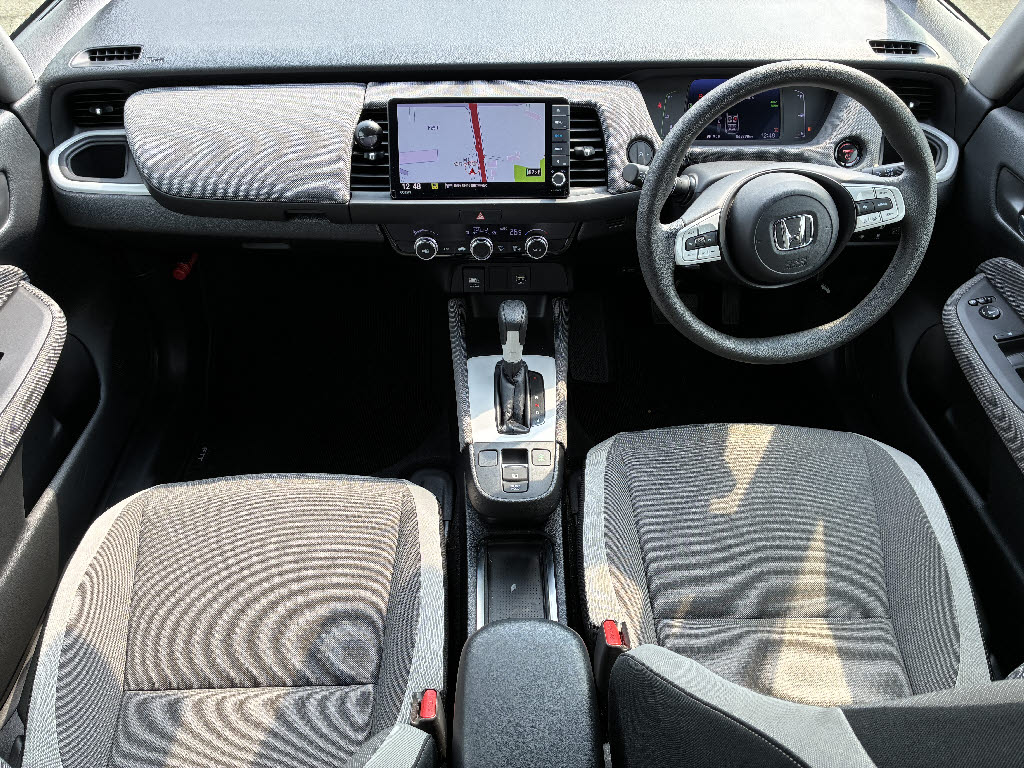 ホンダ フィット 4WD e:HEVｸﾛｽﾀｰ