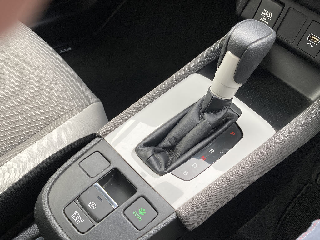 ホンダ フィット 4WD e:HEVｸﾛｽﾀｰ